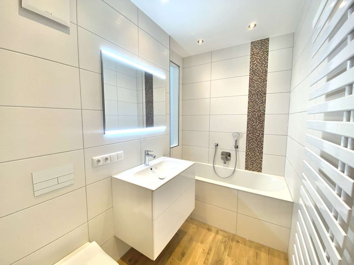 * LUXUS PUR * Sonnige und ruhige 3-Zi. DACHTERRASSEN-Whg. /Nh. S1