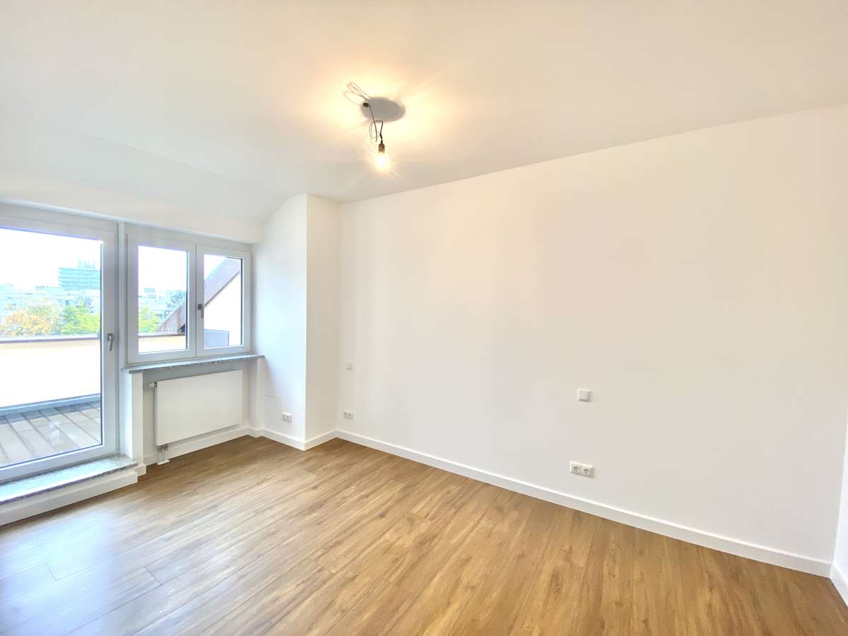* LUXUS PUR * Sonnige und ruhige 3-Zi. DACHTERRASSEN-Whg. /Nh. S1