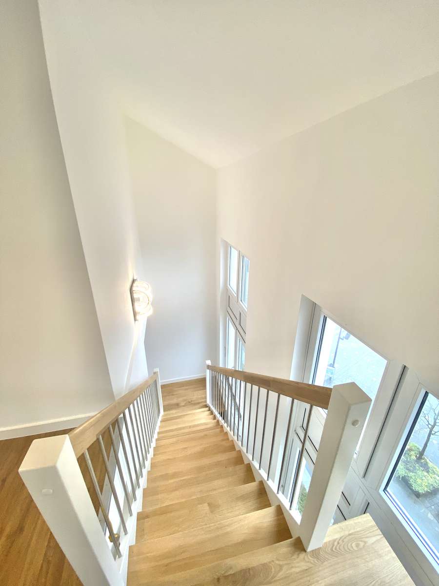 * LUXUS PUR * Sonnige und ruhige 3-Zi. DACHTERRASSEN-Whg. /Nh. S1
