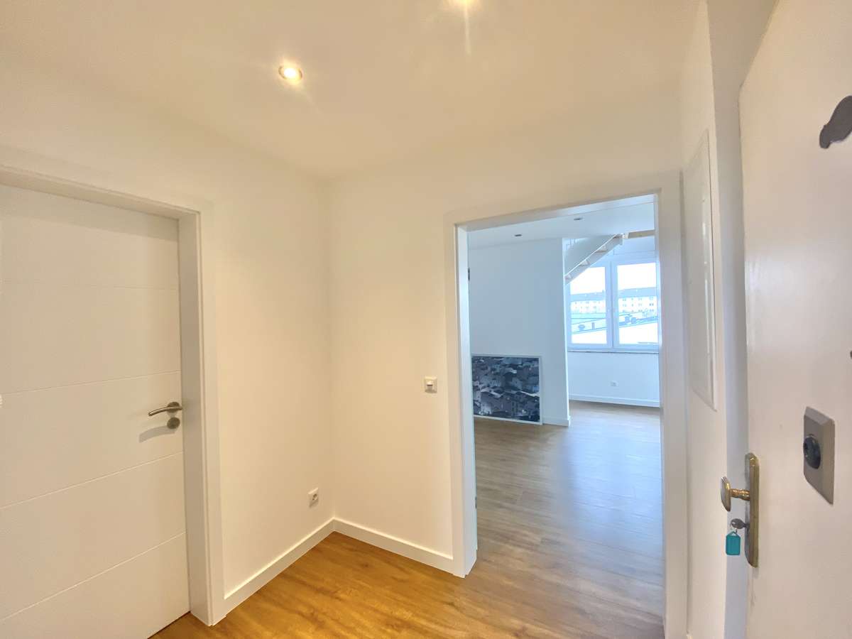 * LUXUS PUR * Sonnige und ruhige 3-Zi. DACHTERRASSEN-Whg. /Nh. S1