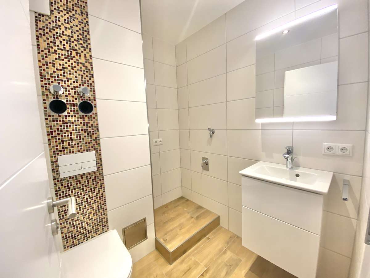 * LUXUS PUR * Sonnige und ruhige 3-Zi. DACHTERRASSEN-Whg. /Nh. S1