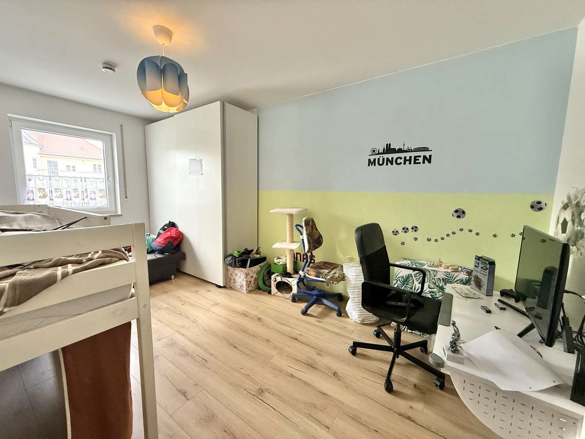 NEUWERTIGE  4-Zi.-Wohnung in Hettenshausen mit sonnige Südterrasse