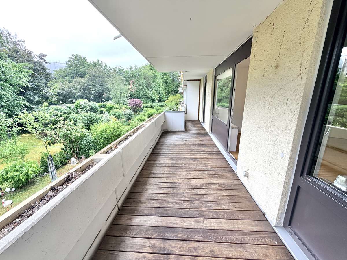 AB SOFORT FREI !! Sonnige 2 Zi.-Whg mit großem Süd-Balkon in Alt-Moosach