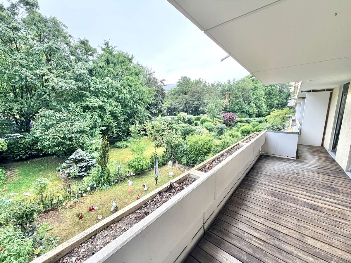 AB SOFORT FREI !! Sonnige 2 Zi.-Whg mit großem Süd-Balkon in Alt-Moosach