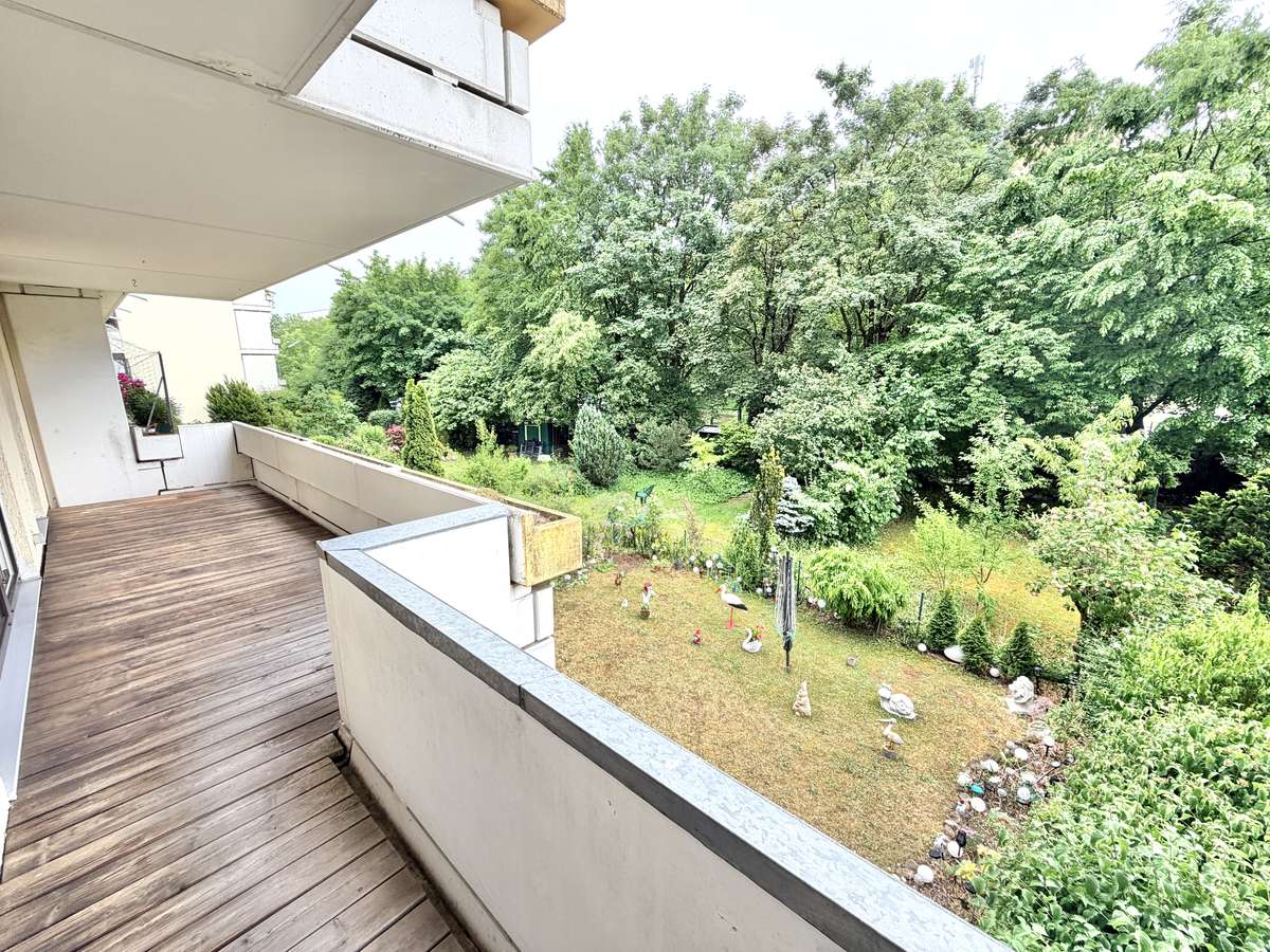 AB SOFORT FREI !! Sonnige 2 Zi.-Whg mit großem Süd-Balkon in Alt-Moosach