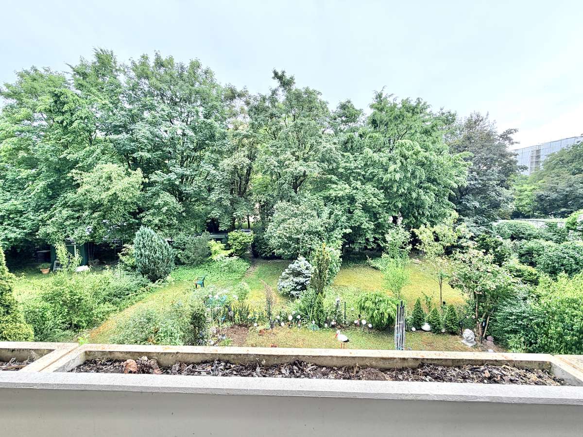 AB SOFORT FREI !! Sonnige 2 Zi.-Whg mit großem Süd-Balkon in Alt-Moosach