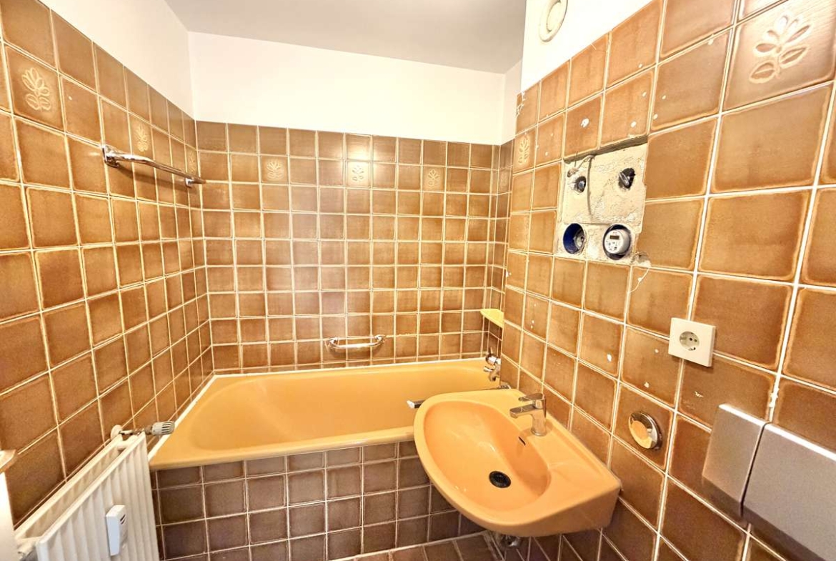 AB SOFORT FREI !! Sonnige 2 Zi.-Whg mit großem Süd-Balkon in Alt-Moosach