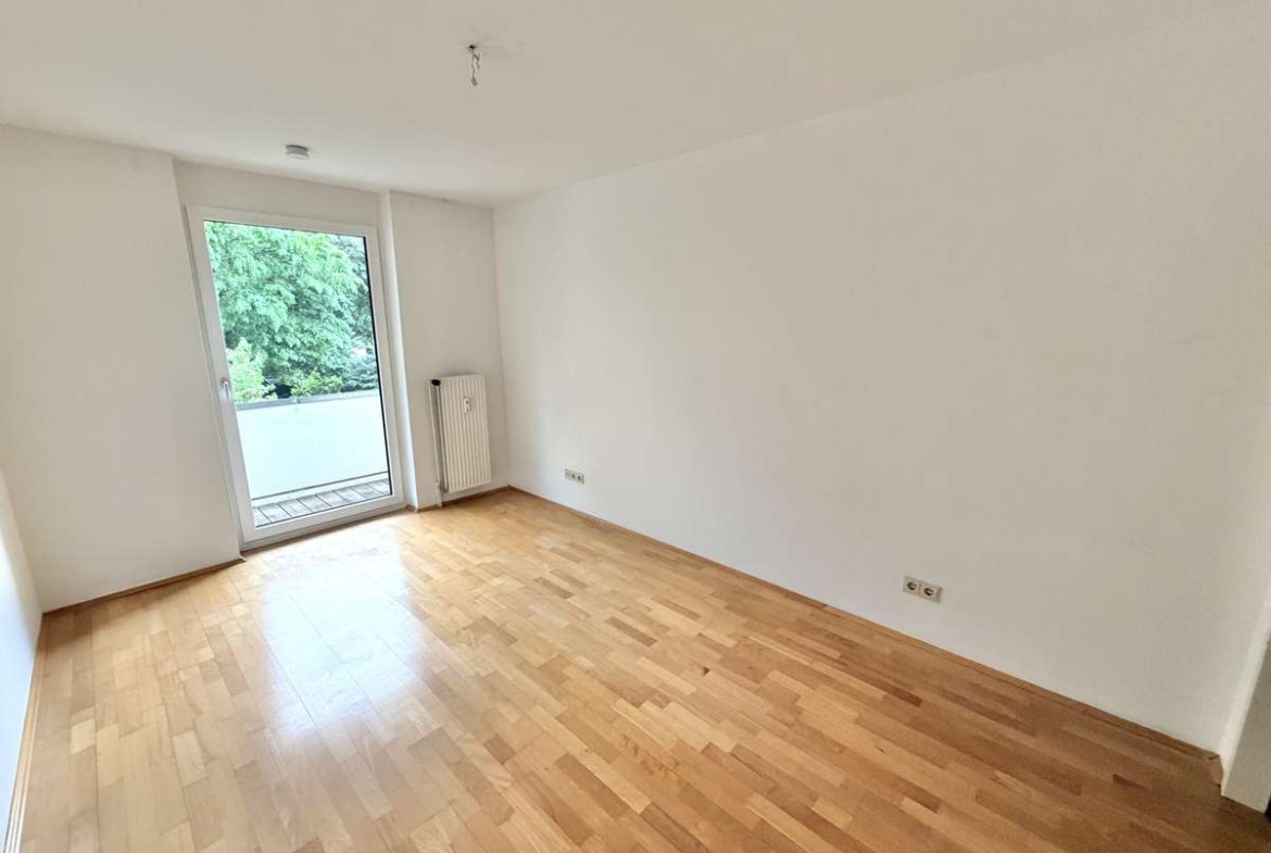 AB SOFORT FREI !! Sonnige 2 Zi.-Whg mit großem Süd-Balkon in Alt-Moosach