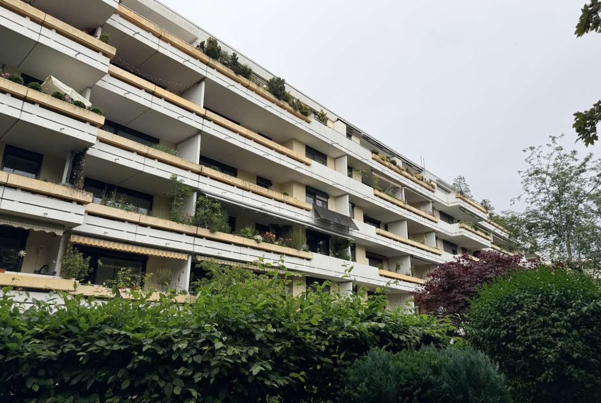 AB SOFORT FREI !! Sonnige 2 Zi.-Whg mit großem Süd-Balkon in Alt-Moosach