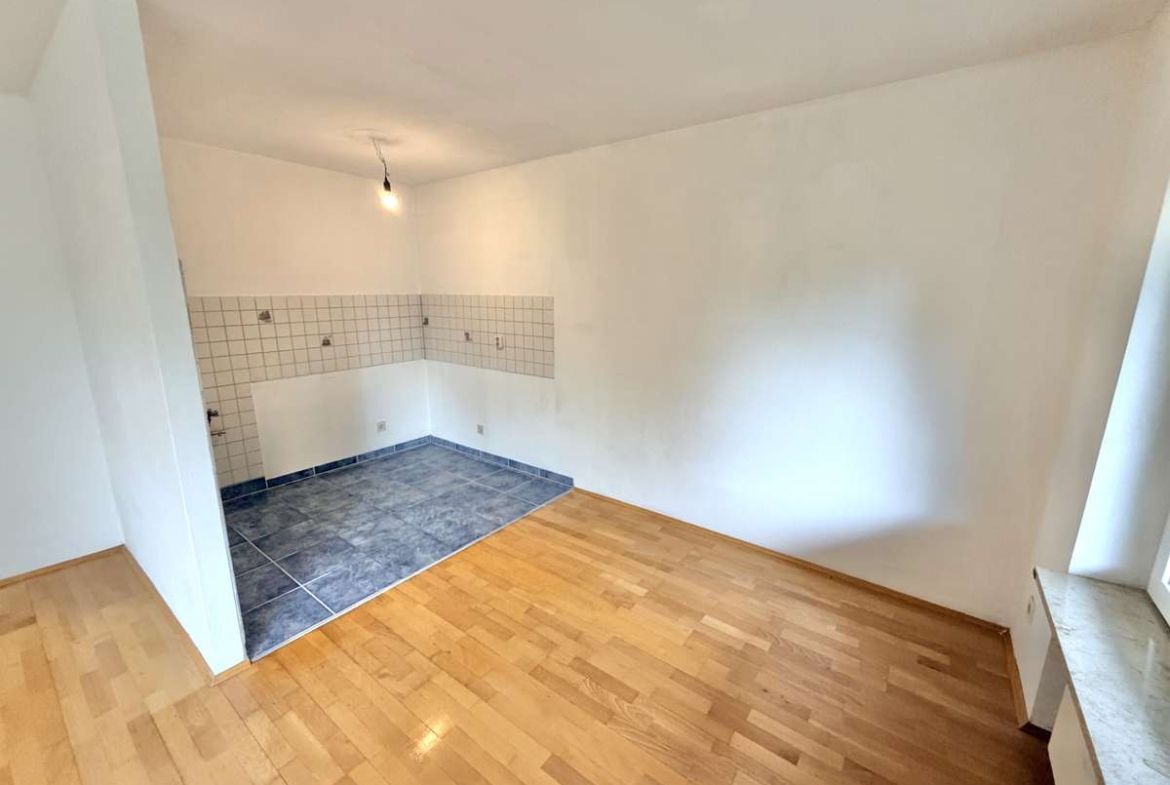AB SOFORT FREI !! Sonnige 2 Zi.-Whg mit großem Süd-Balkon in Alt-Moosach