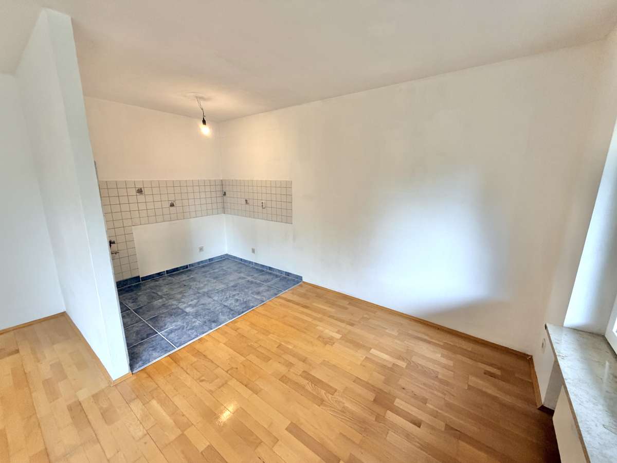 AB SOFORT FREI !! Sonnige 2 Zi.-Whg mit großem Süd-Balkon in Alt-Moosach