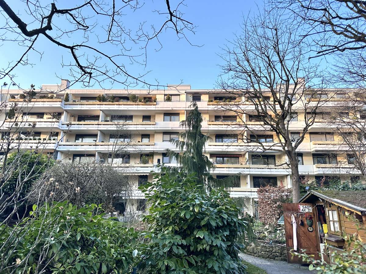 AB SOFORT FREI !! Sonnige 2 Zi.-Whg mit großem Süd-Balkon in Alt-Moosach