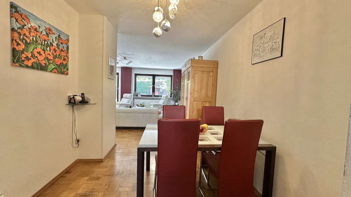 Familienfreundliche DHH mit ausgebauten Dachgeschoss und sonnigen Südost Garten