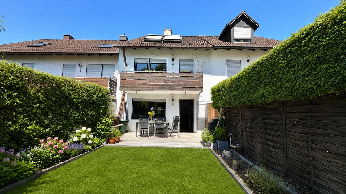 Familienfreundliche DHH mit ausgebauten Dachgeschoss und sonnigen Südost Garten