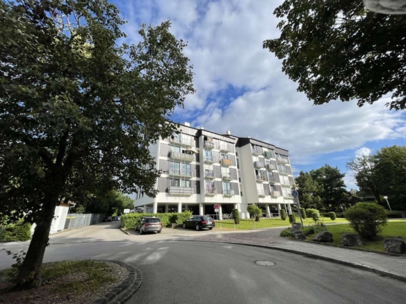Renovierte 2,5-Zi.-Whg. in S-Bahn Nähe (S1)