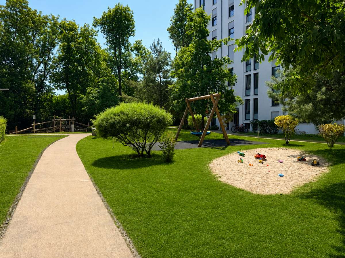 Modernes Wohnglück für die ganze Familie – Neuwertige 4-Zi.-GARTENwhg. mit zwei Bädern & TG