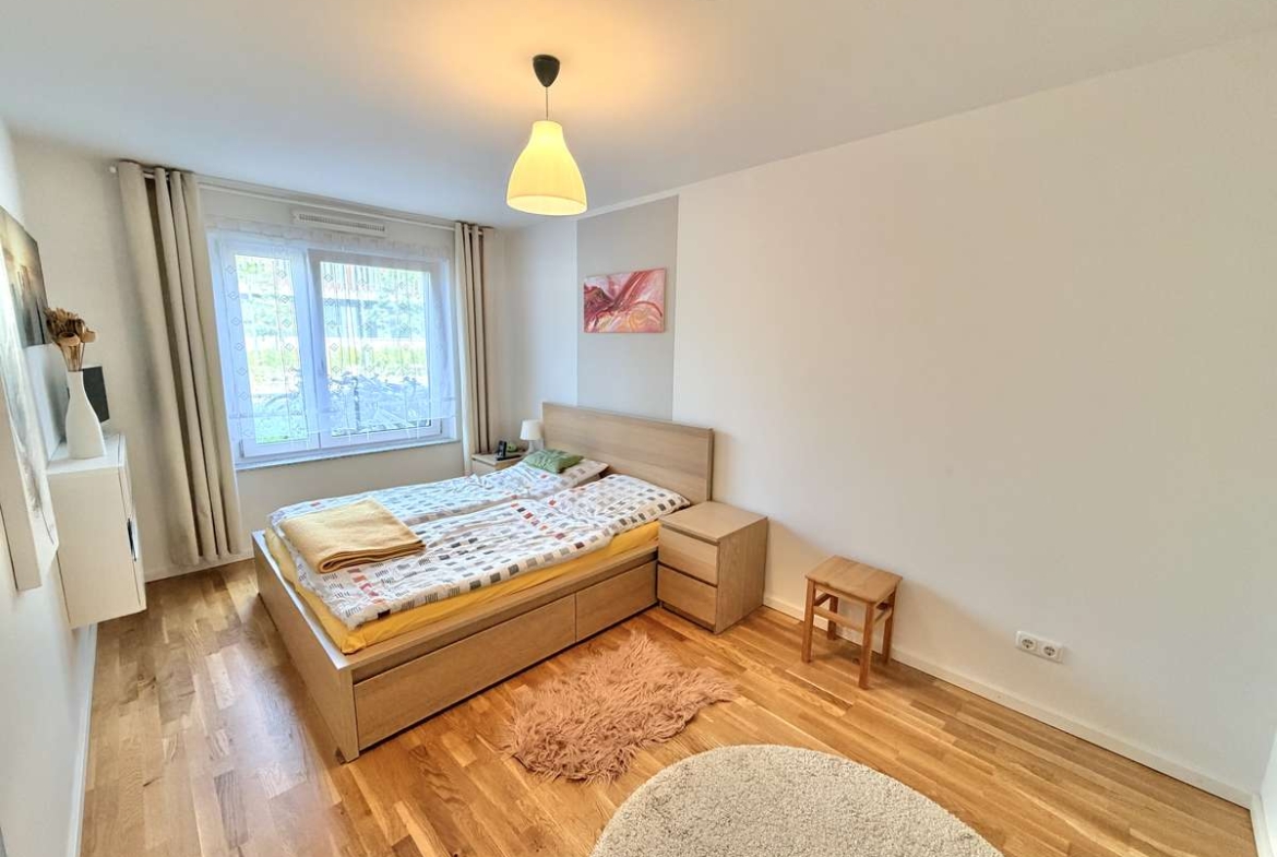 Modernes Wohnglück für die ganze Familie – Neuwertige 4-Zi.-GARTENwhg. mit zwei Bädern & TG