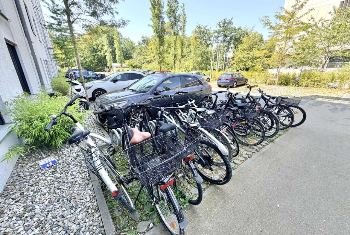 Modernes Wohnglück für die ganze Familie – Neuwertige 4-Zi.-GARTENwhg. mit zwei Bädern & TG