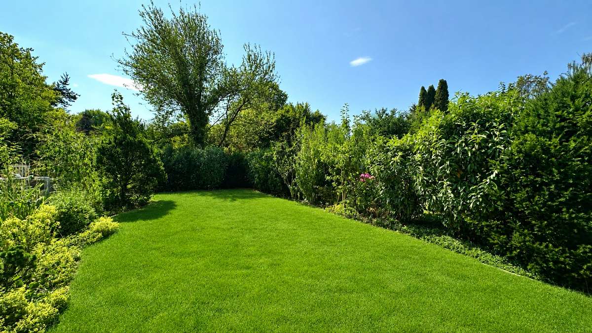 Garten Familien aufgepasst ! RMH direkt am Valentinspark – mit viel Potenzial für ihr Traumzuhause