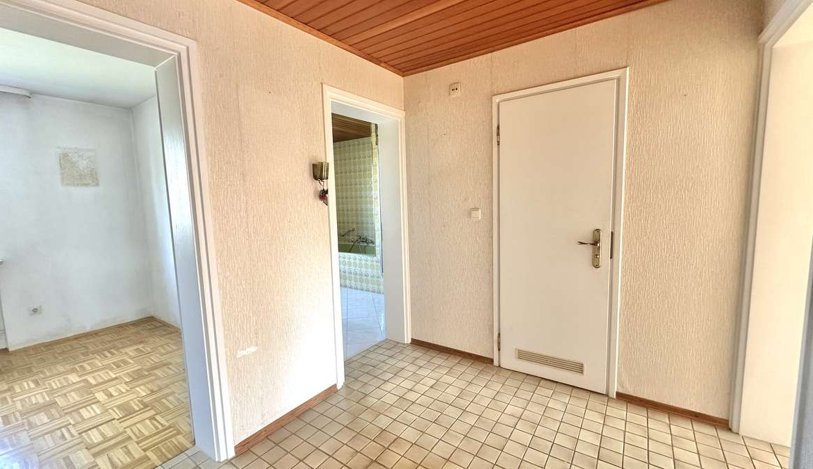 Familien aufgepasst ! RMH direkt am Valentinspark – mit viel Potenzial für ihr Traumzuhause
