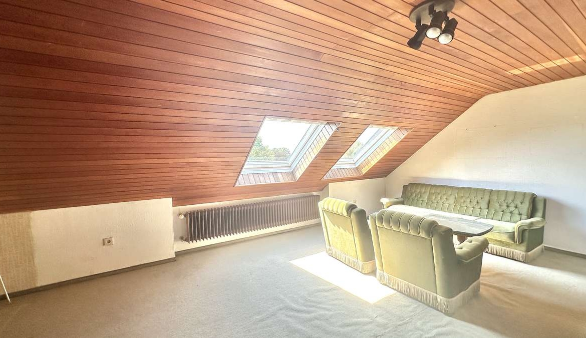 Familien aufgepasst ! RMH direkt am Valentinspark – mit viel Potenzial für ihr Traumzuhause