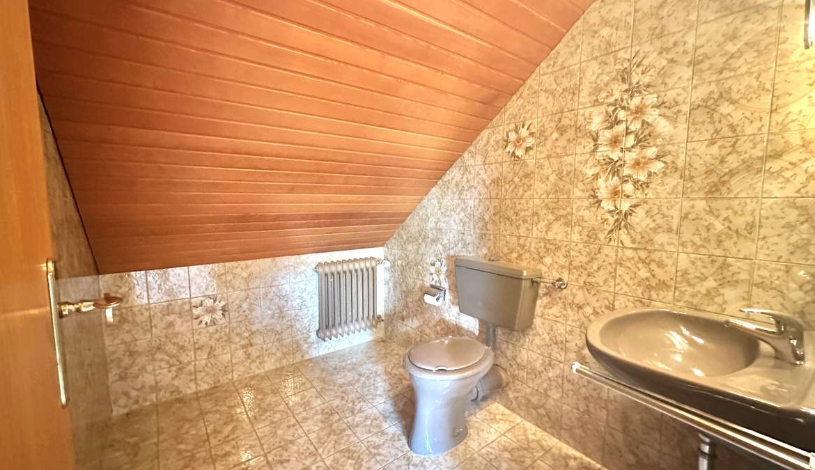 Familien aufgepasst ! RMH direkt am Valentinspark – mit viel Potenzial für ihr Traumzuhause