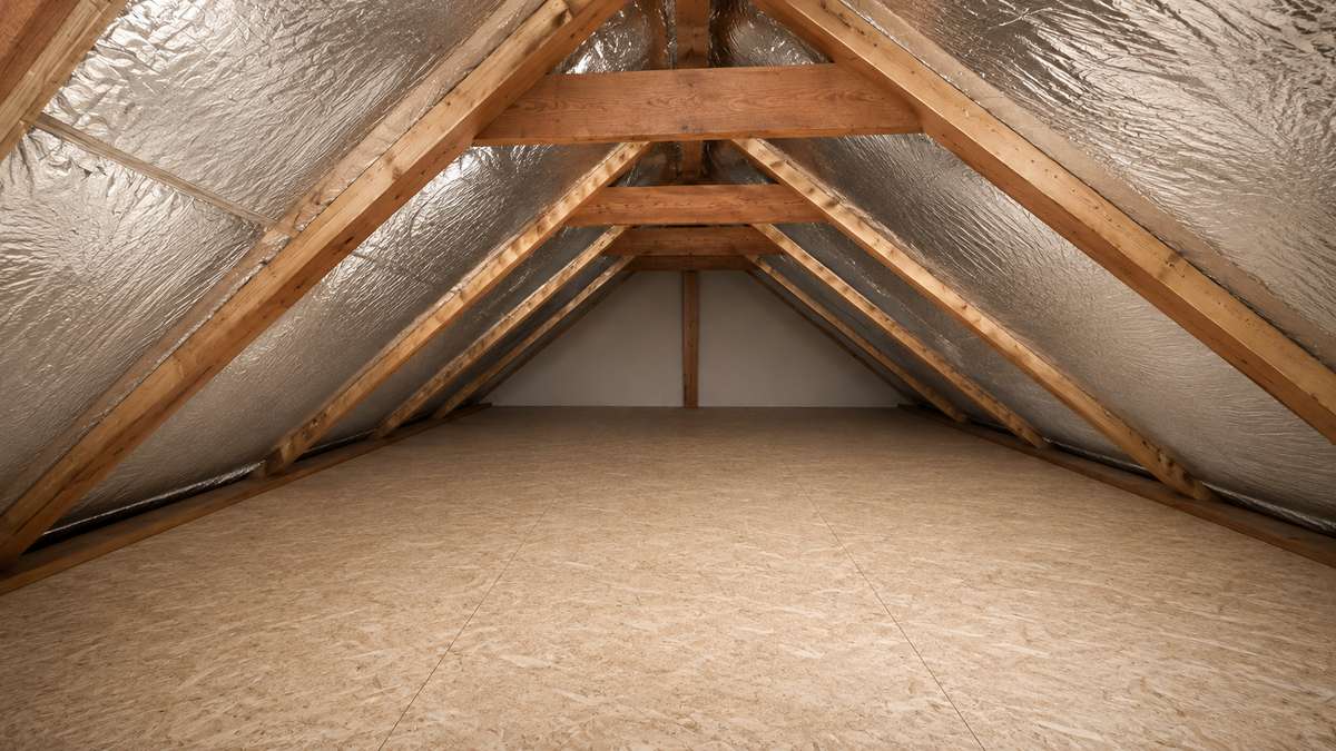 isolierter Dachspitz Familien aufgepasst ! RMH direkt am Valentinspark – mit viel Potenzial für ihr Traumzuhause
