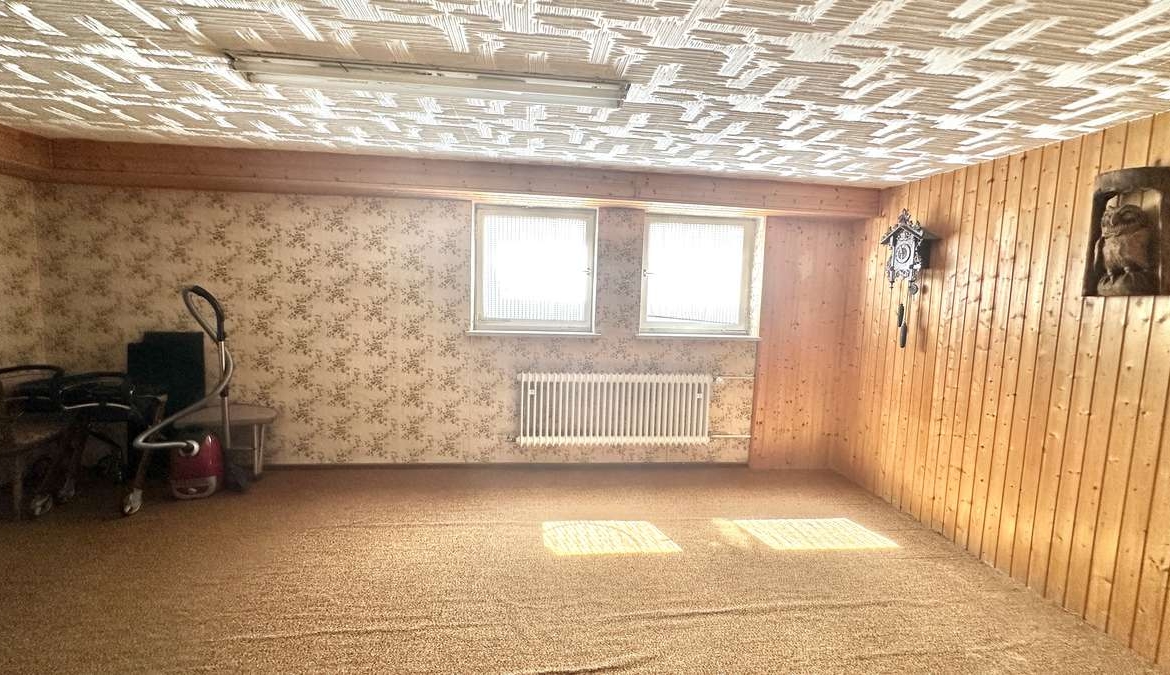 Familien aufgepasst ! RMH direkt am Valentinspark – mit viel Potenzial für ihr Traumzuhause