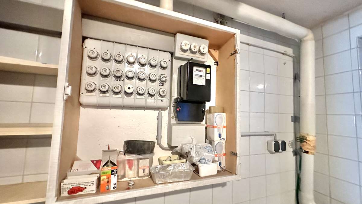 Elektrik Familien aufgepasst ! RMH direkt am Valentinspark – mit viel Potenzial für ihr Traumzuhause