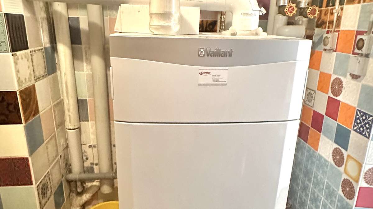 Vaillant Heizung Bj. 2021 Familien aufgepasst ! RMH direkt am Valentinspark – mit viel Potenzial für ihr Traumzuhause