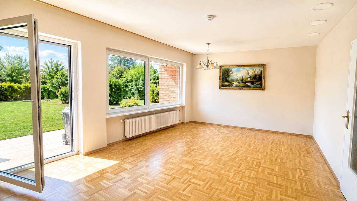Wohnzimmer Familien aufgepasst ! RMH direkt am Valentinspark – mit viel Potenzial für ihr Traumzuhause