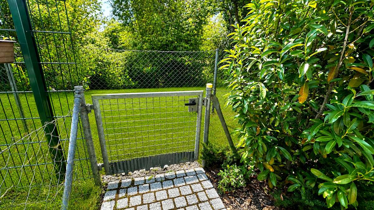 84D7C7D5-10CC-4720-814B-319A91 Familien aufgepasst ! RMH direkt am Valentinspark – mit viel Potenzial für ihr Traumzuhause