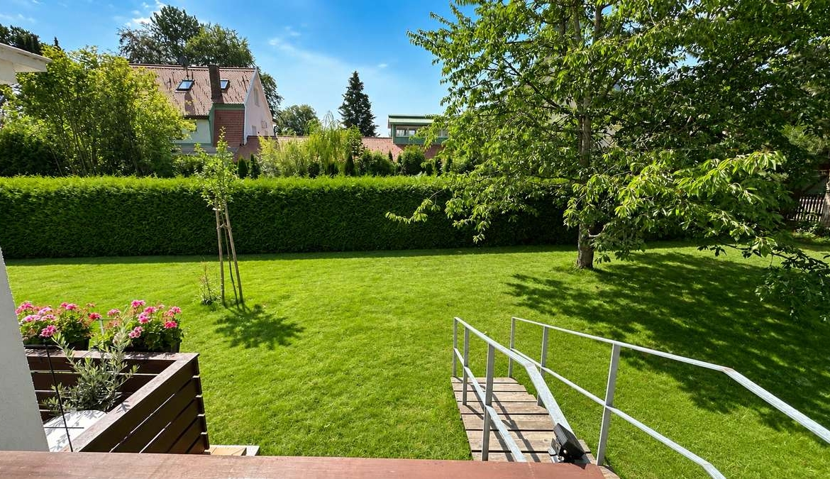 Familienfreundliches Reihenmittelhaus mit Südgarten in Ebenhausen