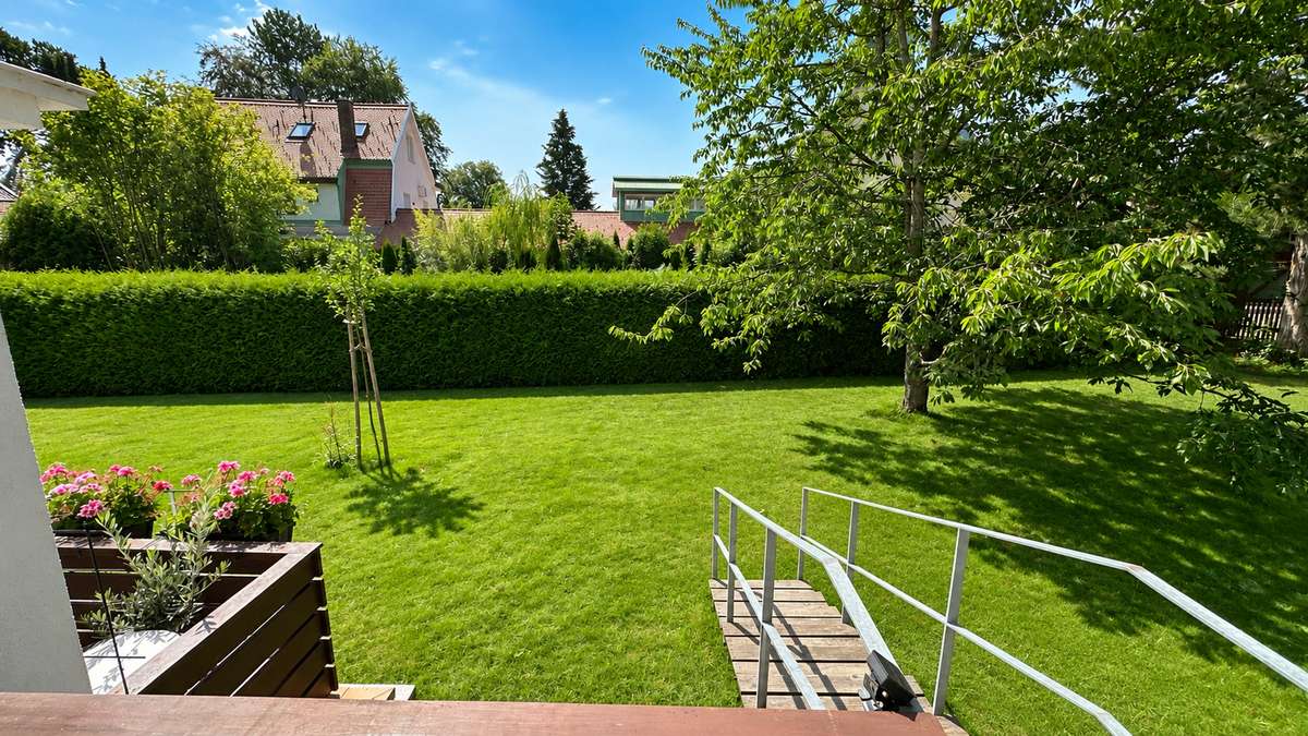 Familienfreundliches Reihenmittelhaus mit Südgarten in Ebenhausen