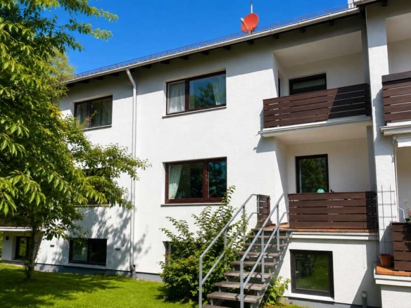 Familienfreundliches Reihenmittelhaus mit Südgarten in Ebenhausen