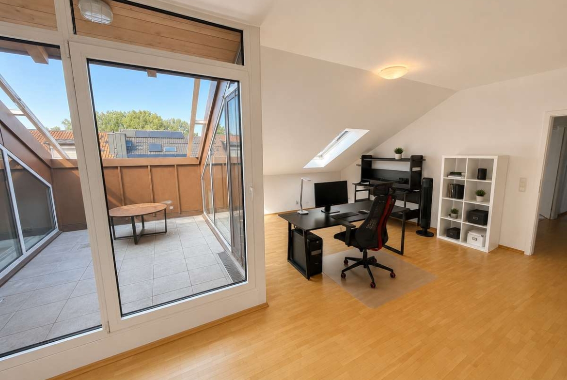 Traumhafte Dachterrasse mit Wintergarten-Funktion – 2-Zi.-Whg mit besonderem Wohngefühl