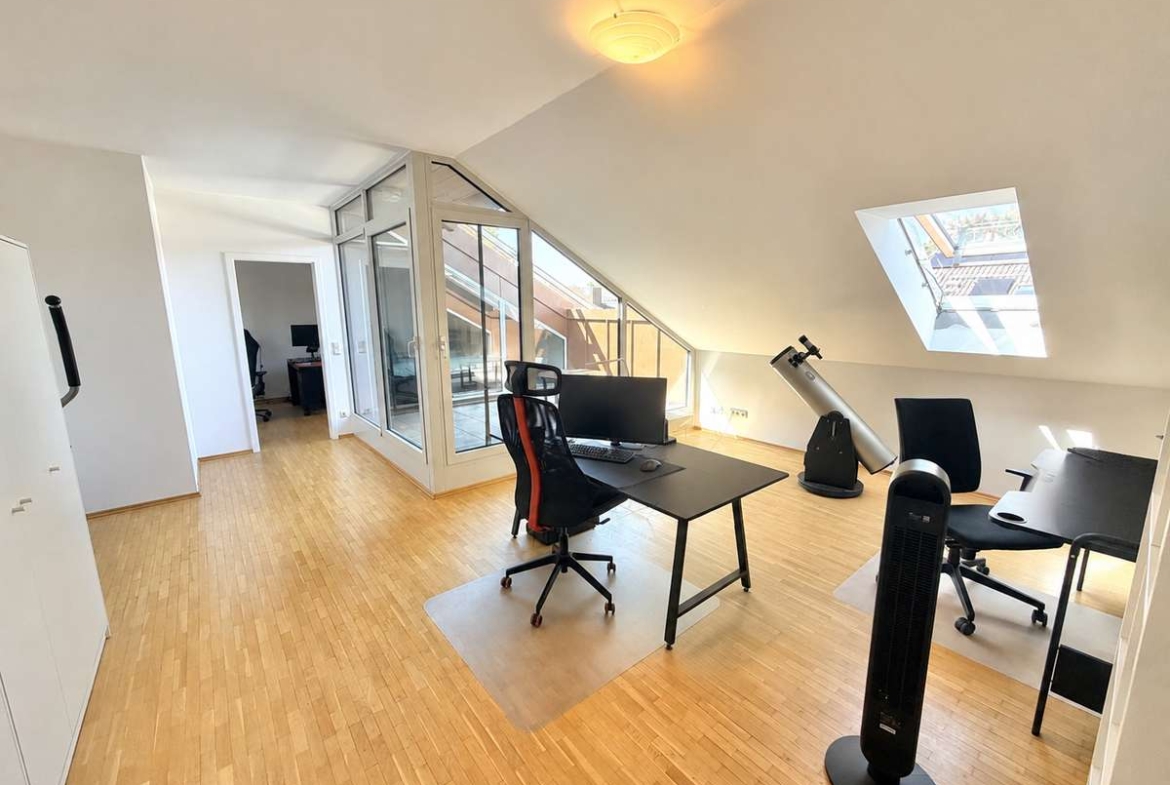 Traumhafte Dachterrasse mit Wintergarten-Funktion – 2-Zi.-Whg mit besonderem Wohngefühl