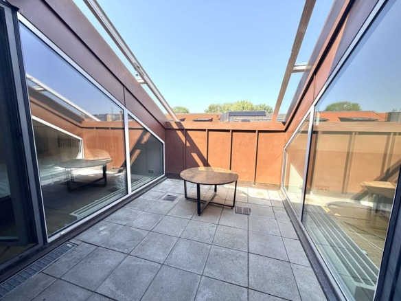 Traumhafte Dachterrasse mit Wintergarten-Funktion – 2-Zi.-Whg mit besonderem Wohngefühl