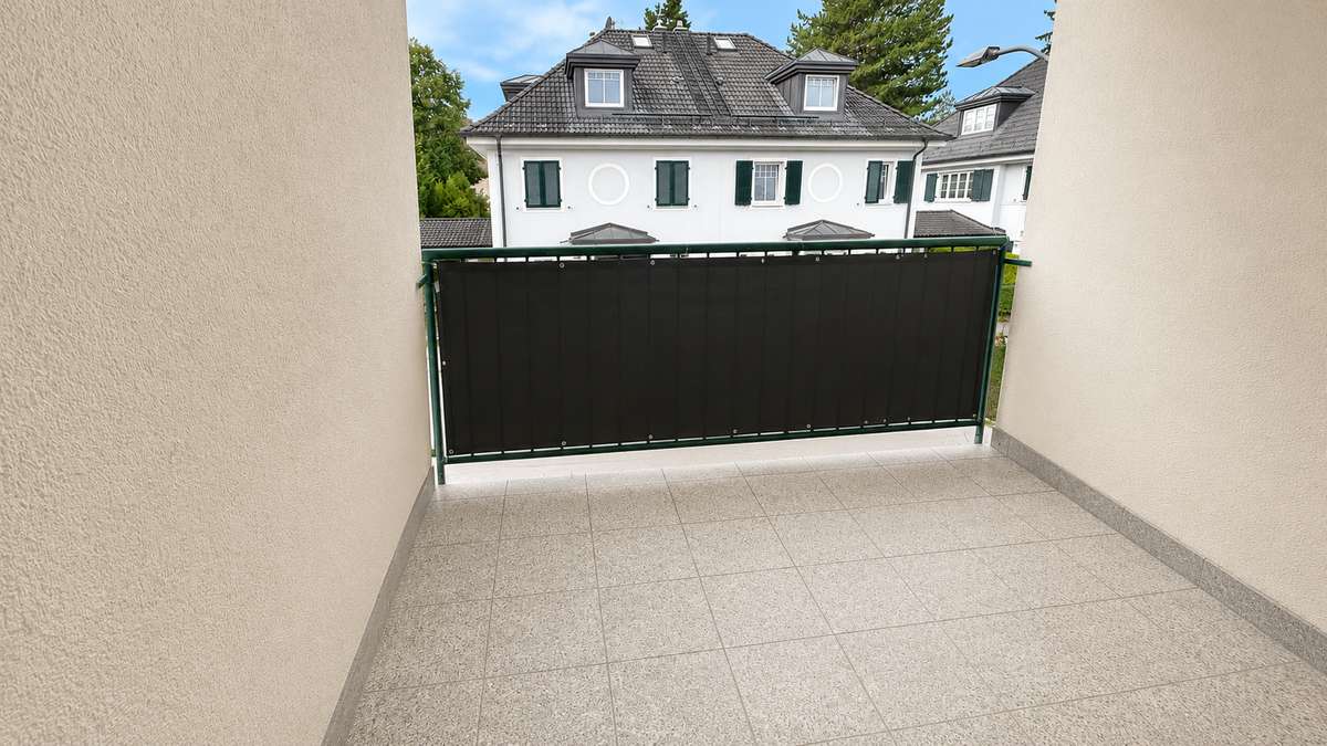 Balkon 2 Großzügige 4-Zi. Whg. mit zwei Balkonen in ruhiger Lage von Harlaching