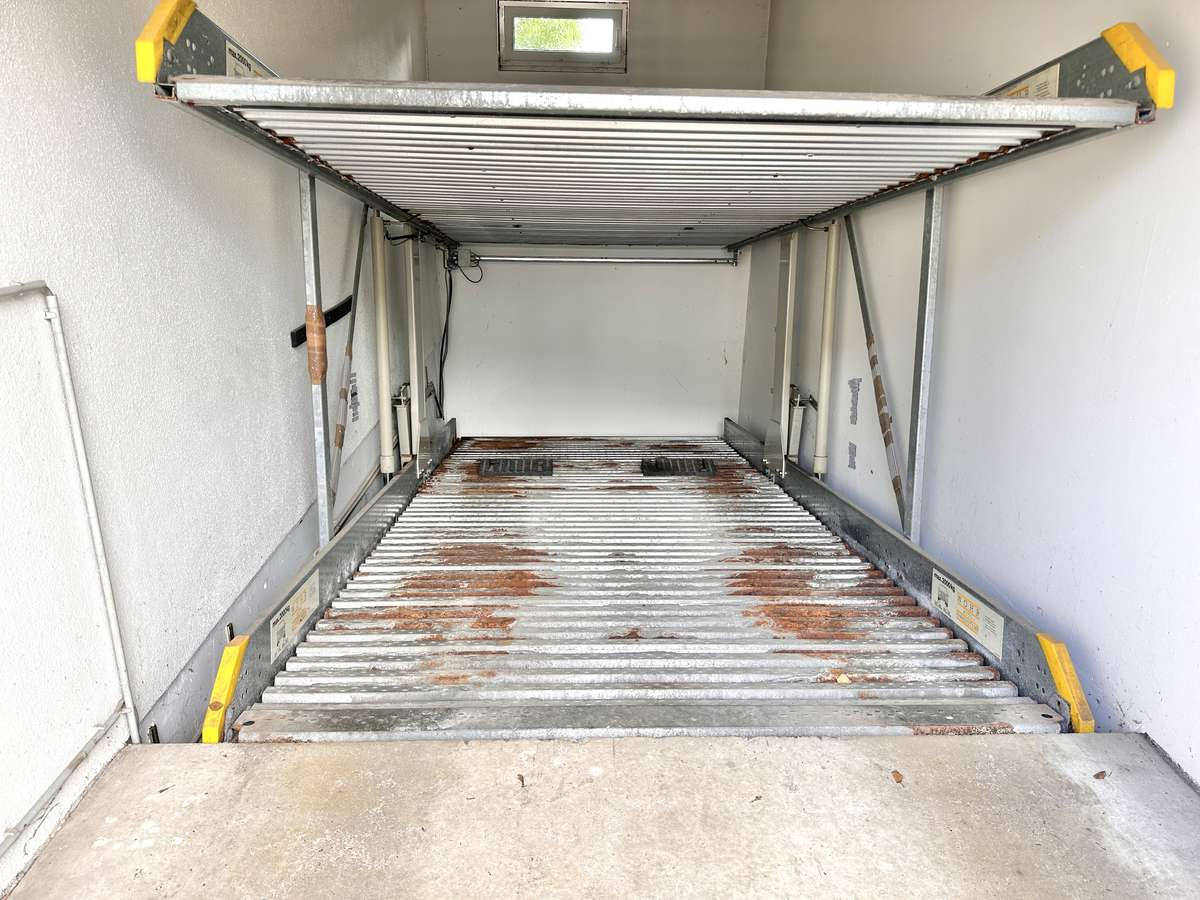 Duplexparker – unten Großzügige 4-Zi. Whg. mit zwei Balkonen in ruhiger Lage von Harlaching