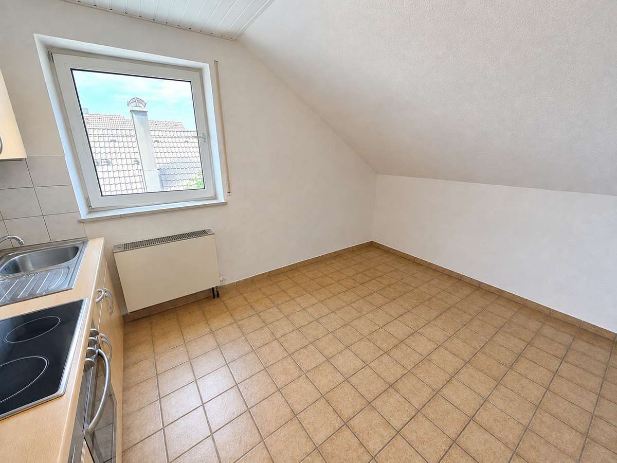 Küche Sonnige 2-Zi. Dachgeschosswhg mit tollem Panoramafenster und EBK in USH/S1