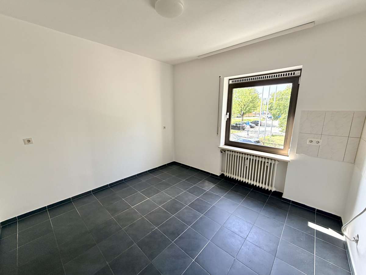 Ideal für Familien – geräumige 4-Zimmer-Wohnung mit Balkon in Pasing