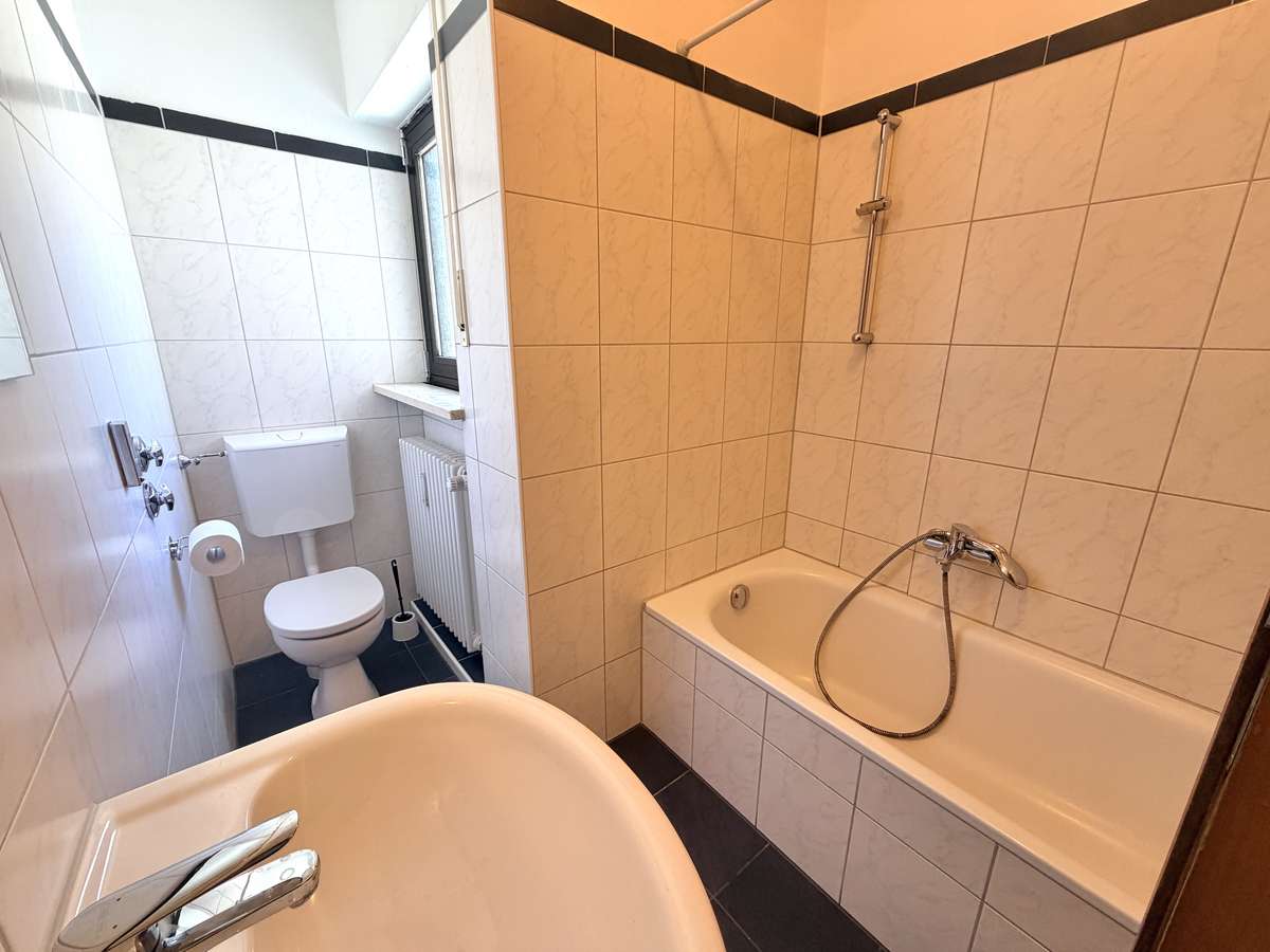 Ideal für Familien – geräumige 4-Zimmer-Wohnung mit Balkon in Pasing