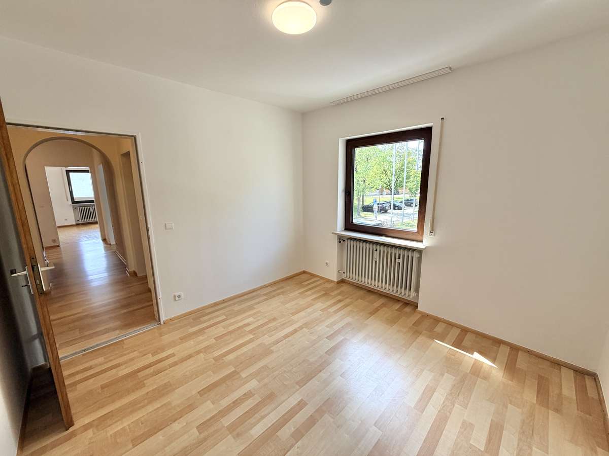 Ideal für Familien – geräumige 4-Zimmer-Wohnung mit Balkon in Pasing