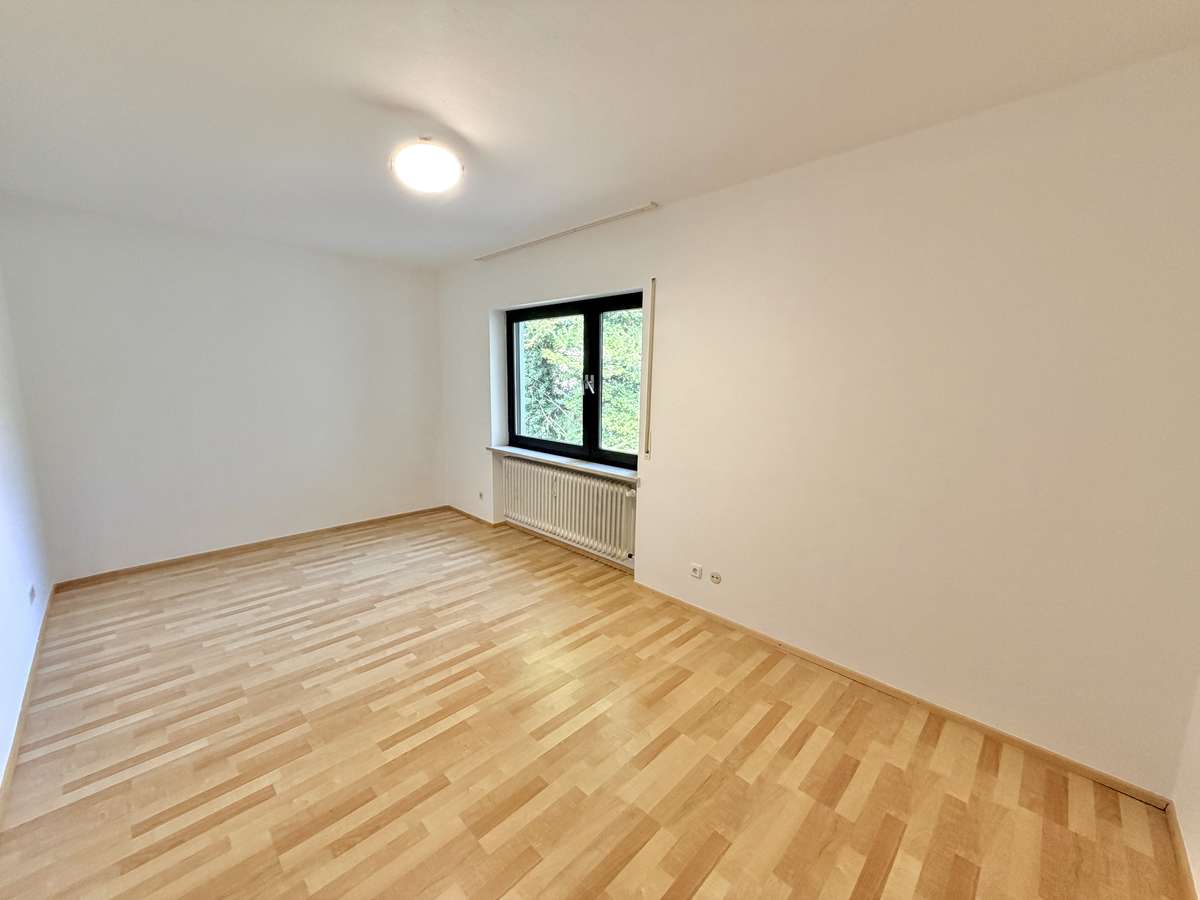 Ideal für Familien – geräumige 4-Zimmer-Wohnung mit Balkon in Pasing