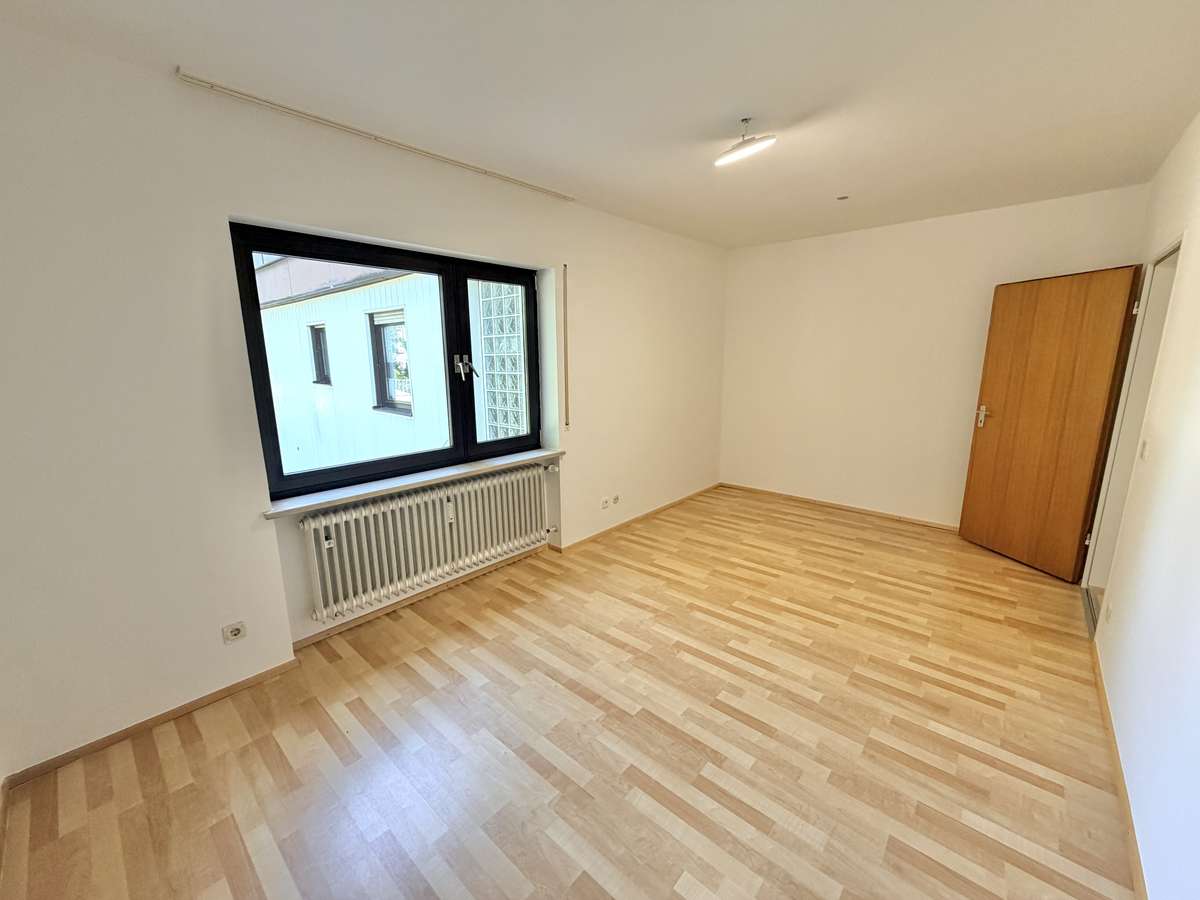 Ideal für Familien – geräumige 4-Zimmer-Wohnung mit Balkon in Pasing