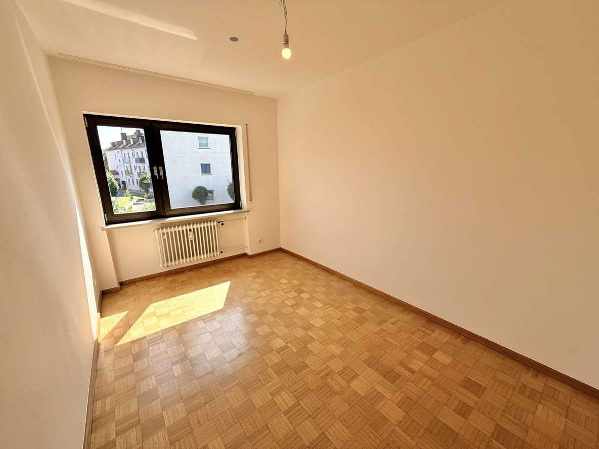 Ideal für Familien – geräumige 4-Zimmer-Wohnung mit Balkon in Pasing