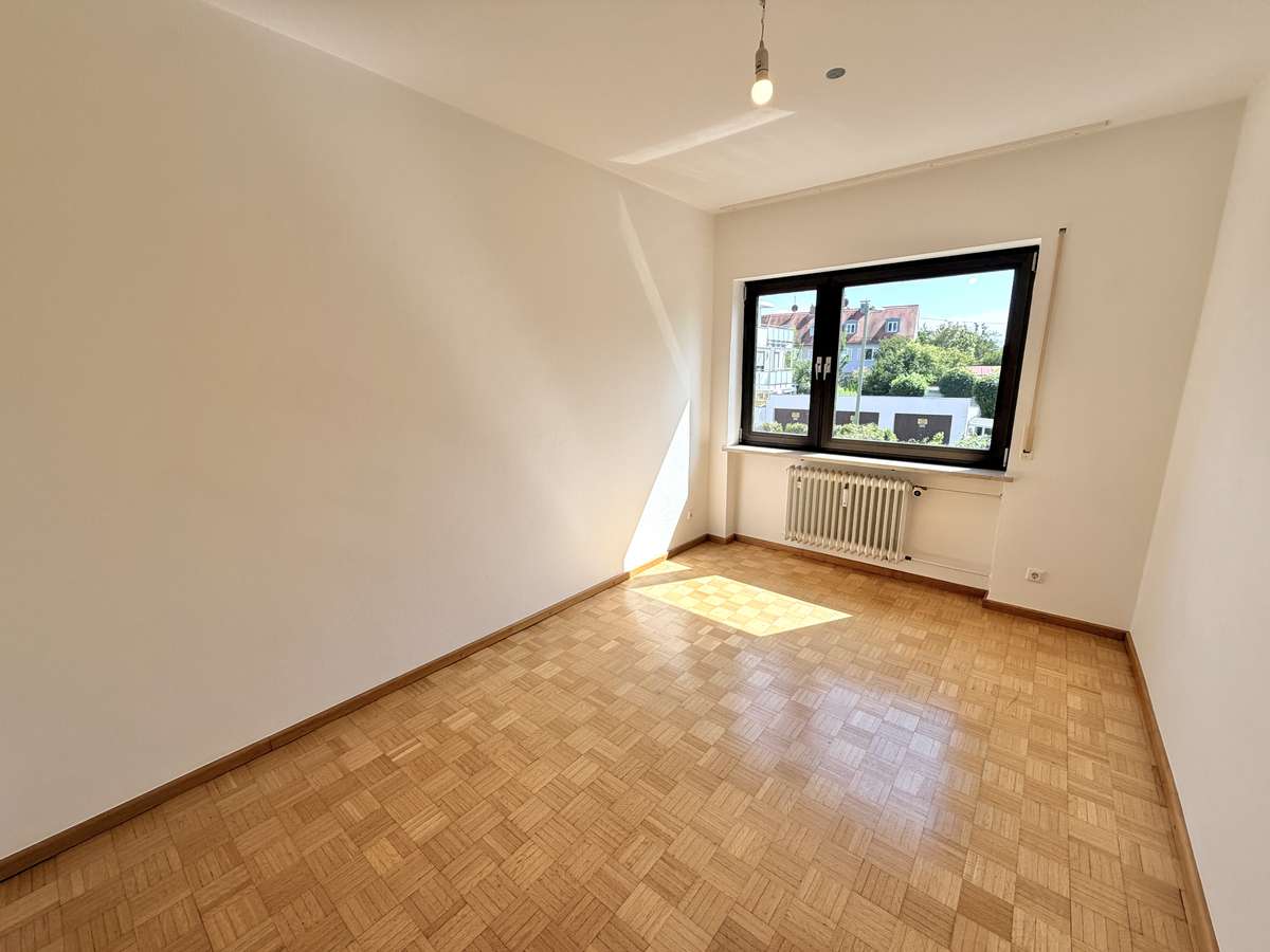 Ideal für Familien – geräumige 4-Zimmer-Wohnung mit Balkon in Pasing