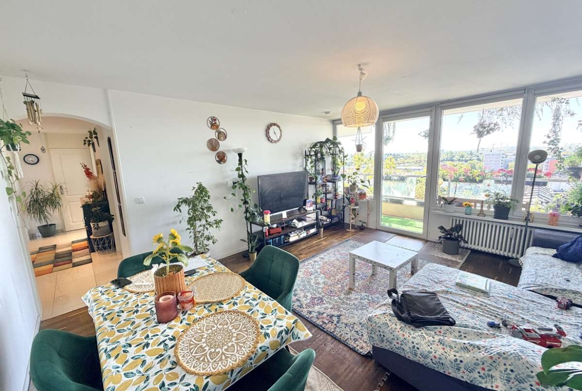 Exklusive 3-Zi. Whg mit großem SÜDBALKON und POOL in USH
