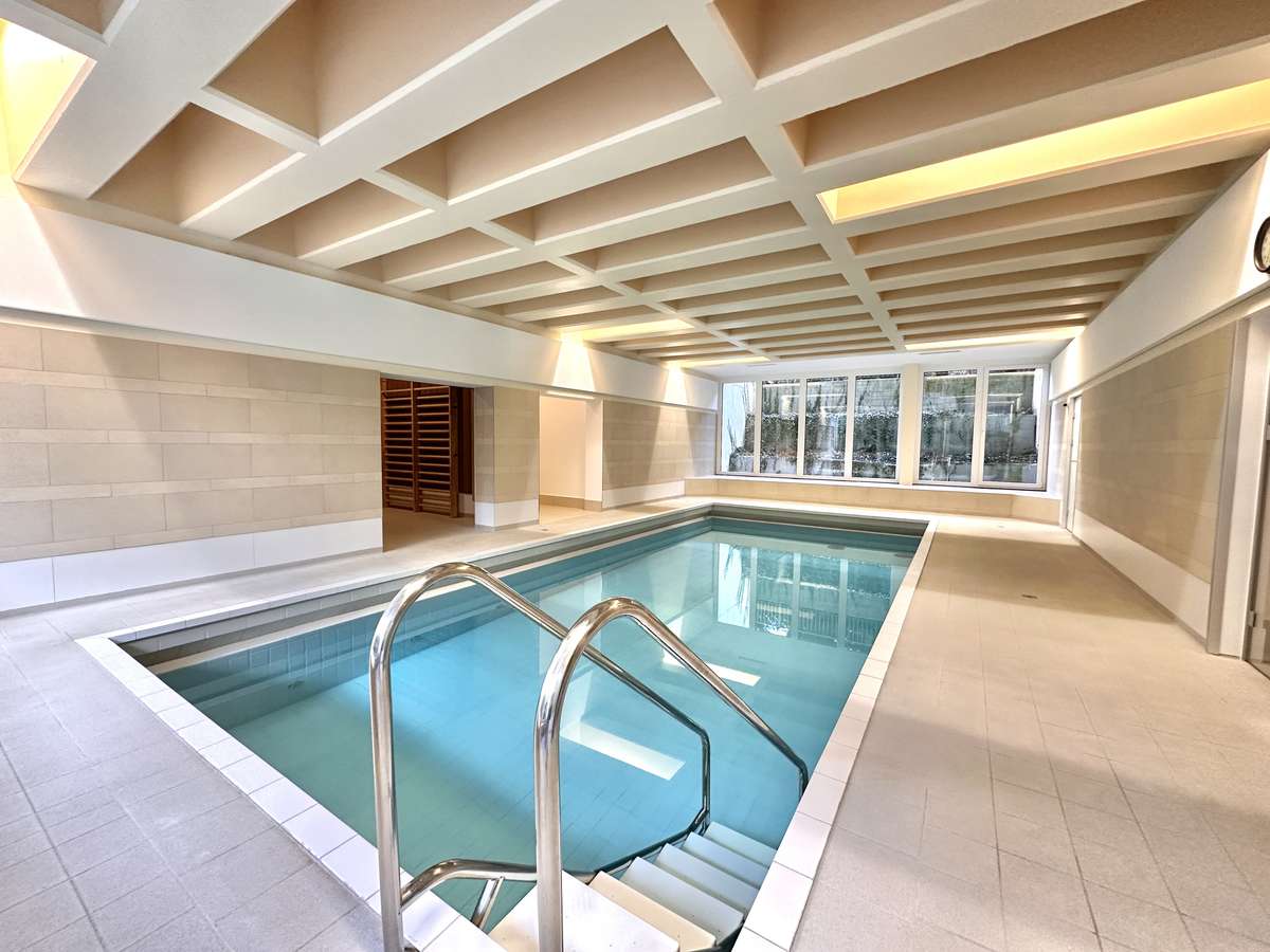 gem. Pool Exklusive 3-Zi. Whg mit großem SÜDBALKON und POOL in USH